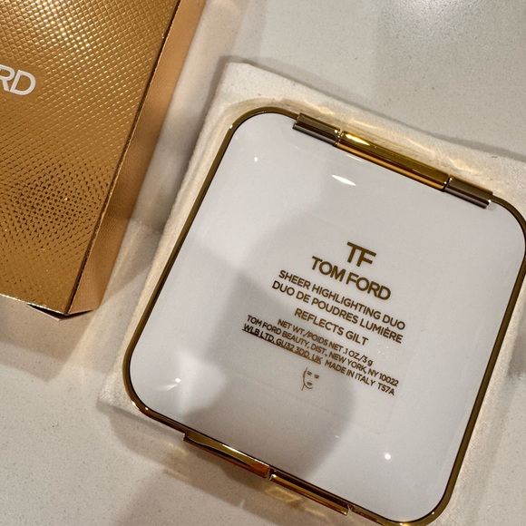Tom Ford sheer highlighting duo - Picture 3 of 3
